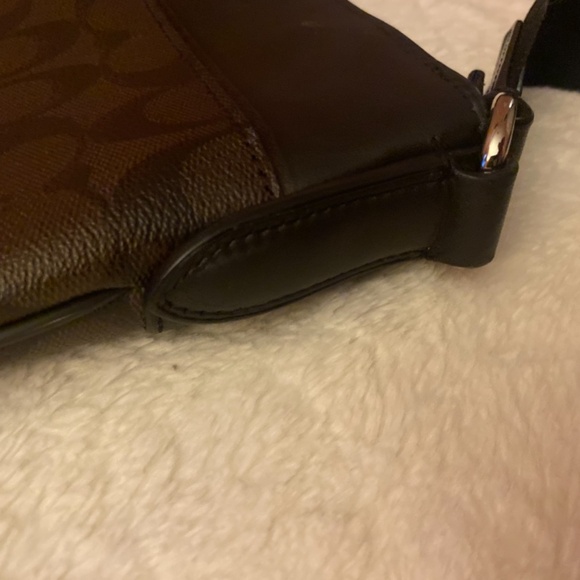 Coach Signature Crossbody - Picture 3 of 8